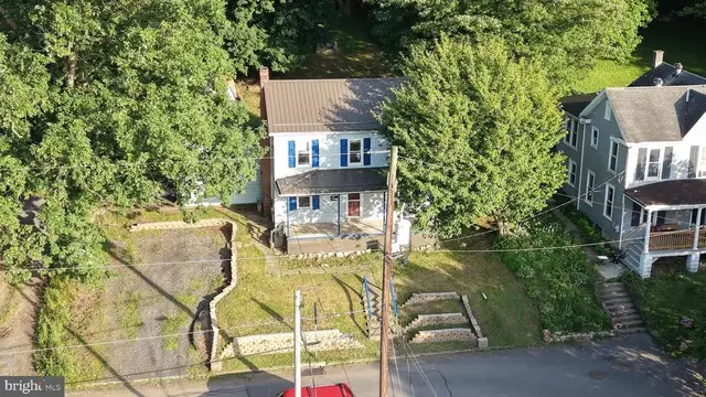 516 Highland Ave, Burnham