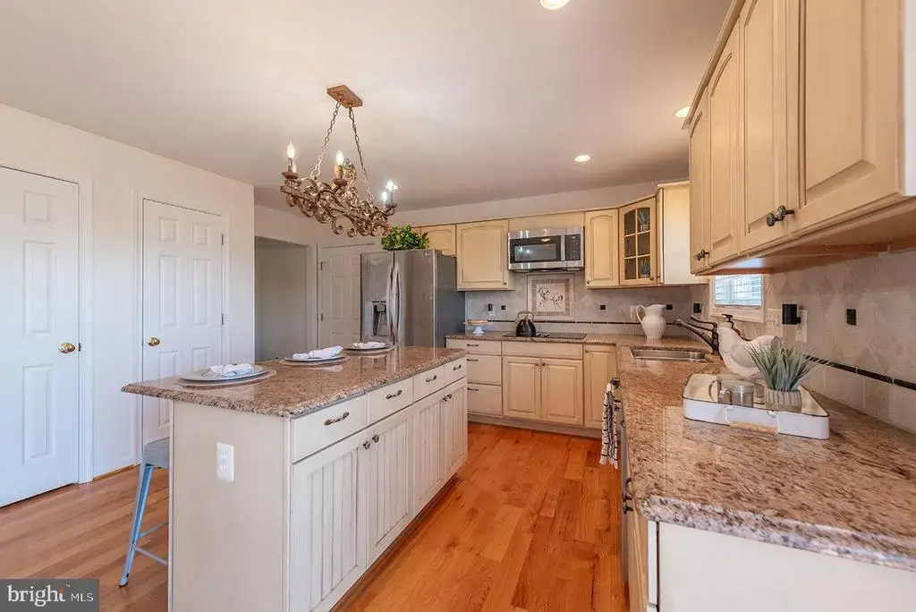 5265 Bear Hollow Ln, AMISSVILLE