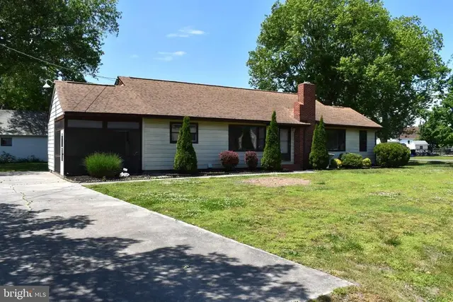 202 Buena Vista Ave, Cambridge