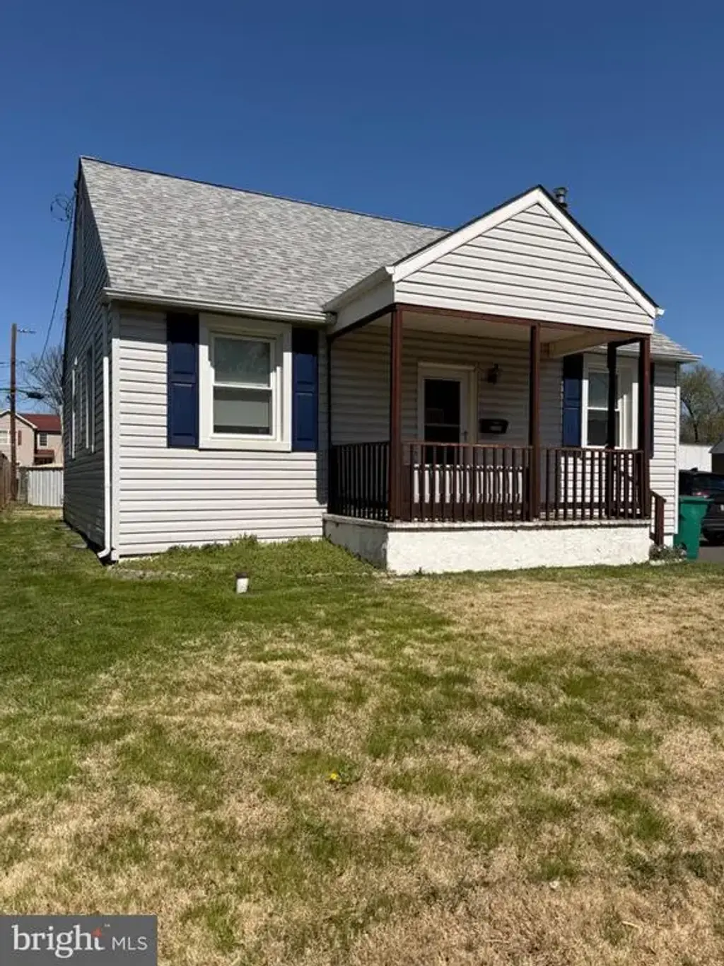 808 Old Orchard Ln, BRISTOL
