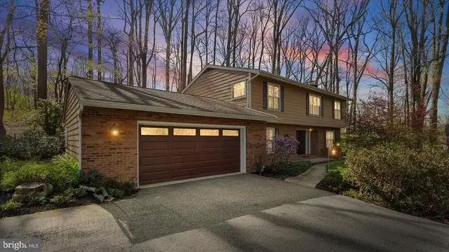 9 Nantucket Garth, Phoenix