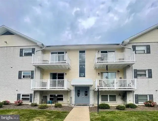 13 Warren Lodge Ct #1-b, Cockeysville