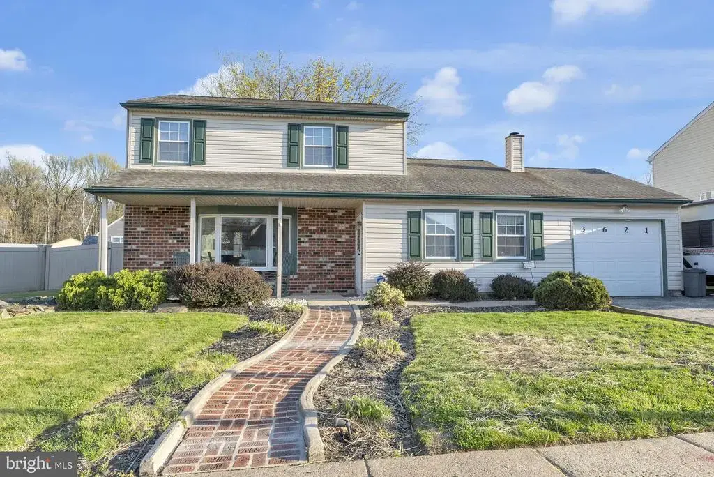 3621 Sunny Lea Rd, BENSALEM