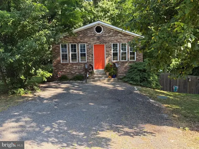 729 Spruce Dr, Lusby