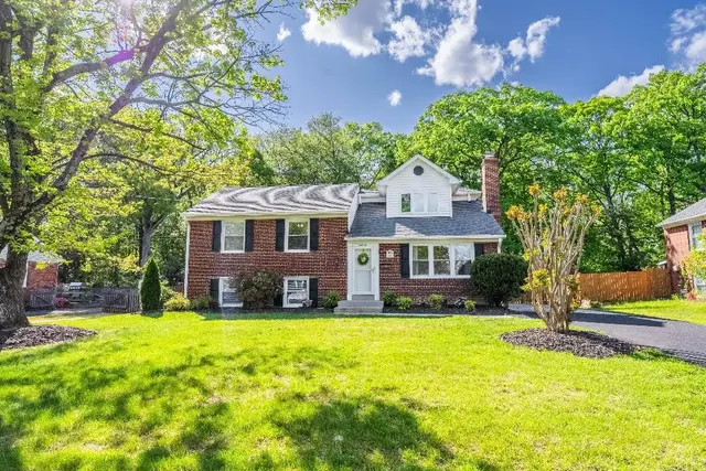 3816 Bevan, Fairfax