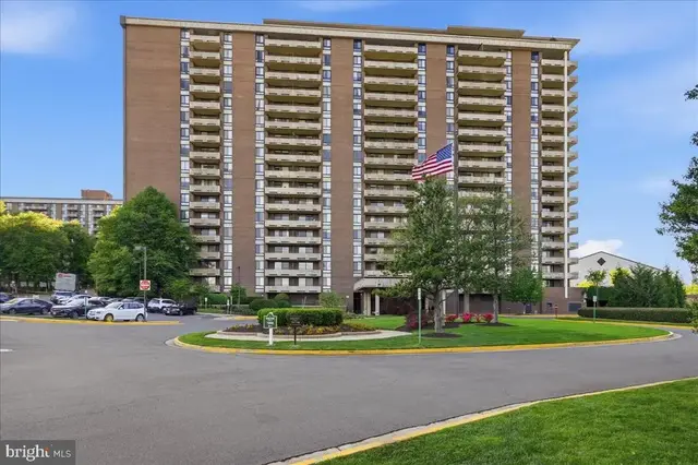 1800 Old Meadow Rd #1412, Mclean