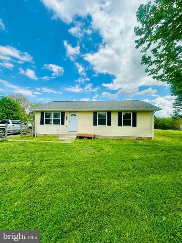 105 Downes Dr, Hartly