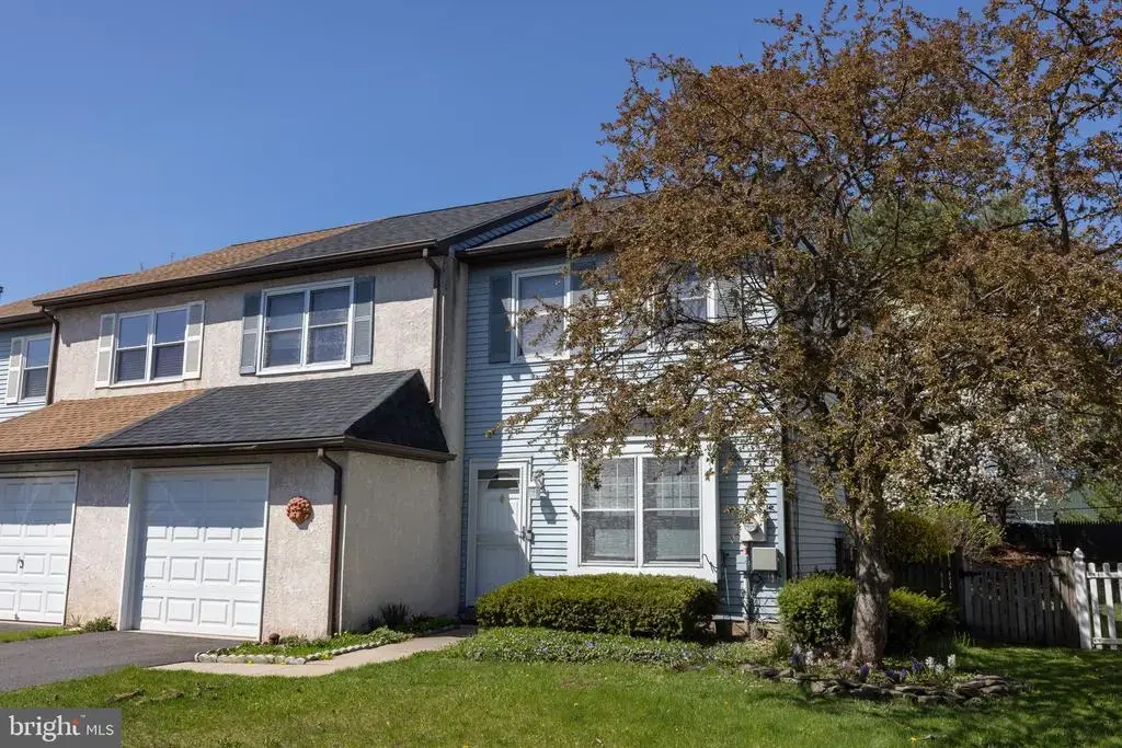 225 Cedar Dr, QUAKERTOWN