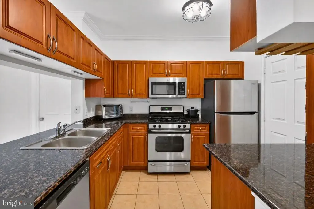 12937 Centre Park Cir #304, HERNDON