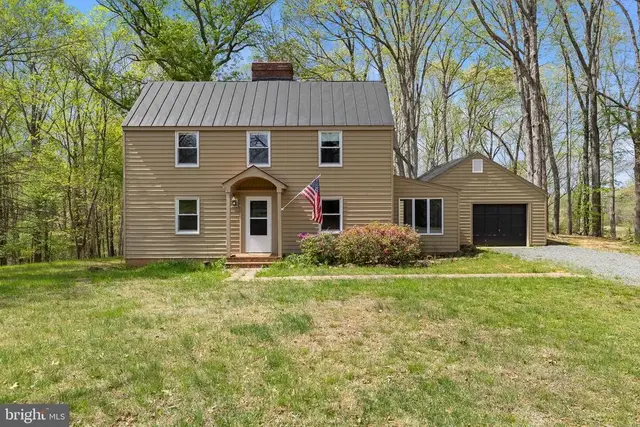 8358 Botha Rd, Warrenton
