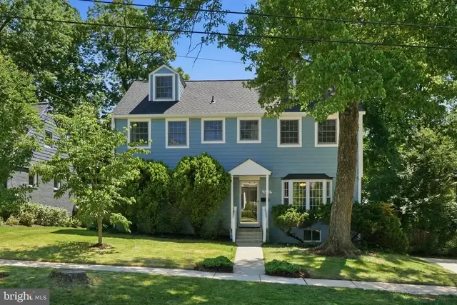 9223 Adelaide Dr, Bethesda