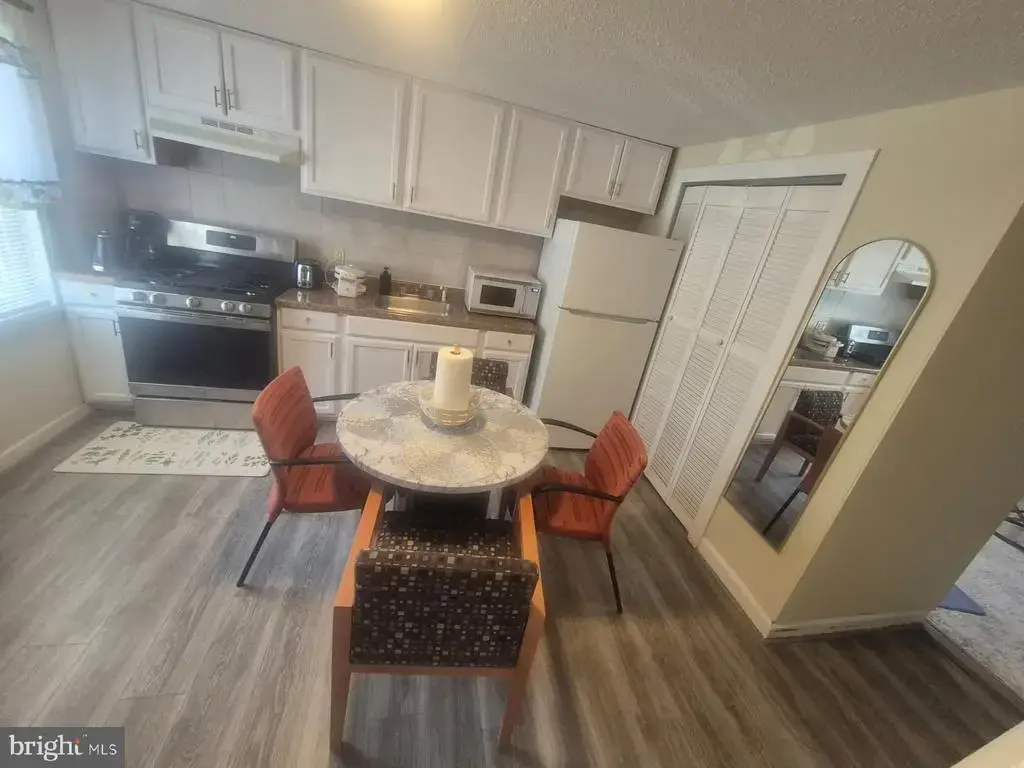 1835 Village Green Dr, HYATTSVILLE