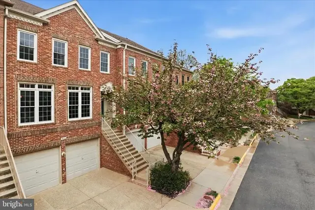 9566 Lagersfield Cir, Vienna