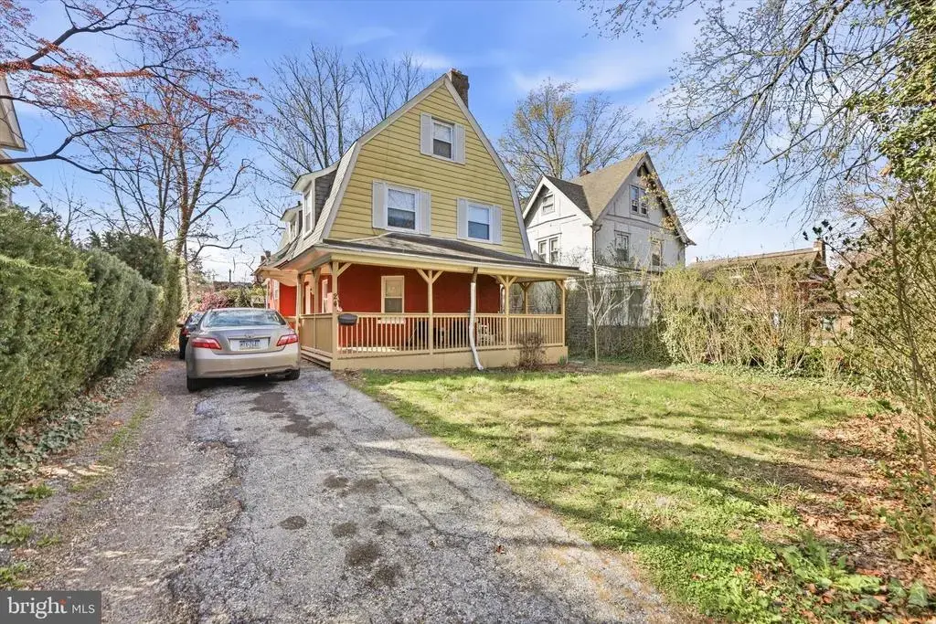 24 W Stewart Ave, LANSDOWNE