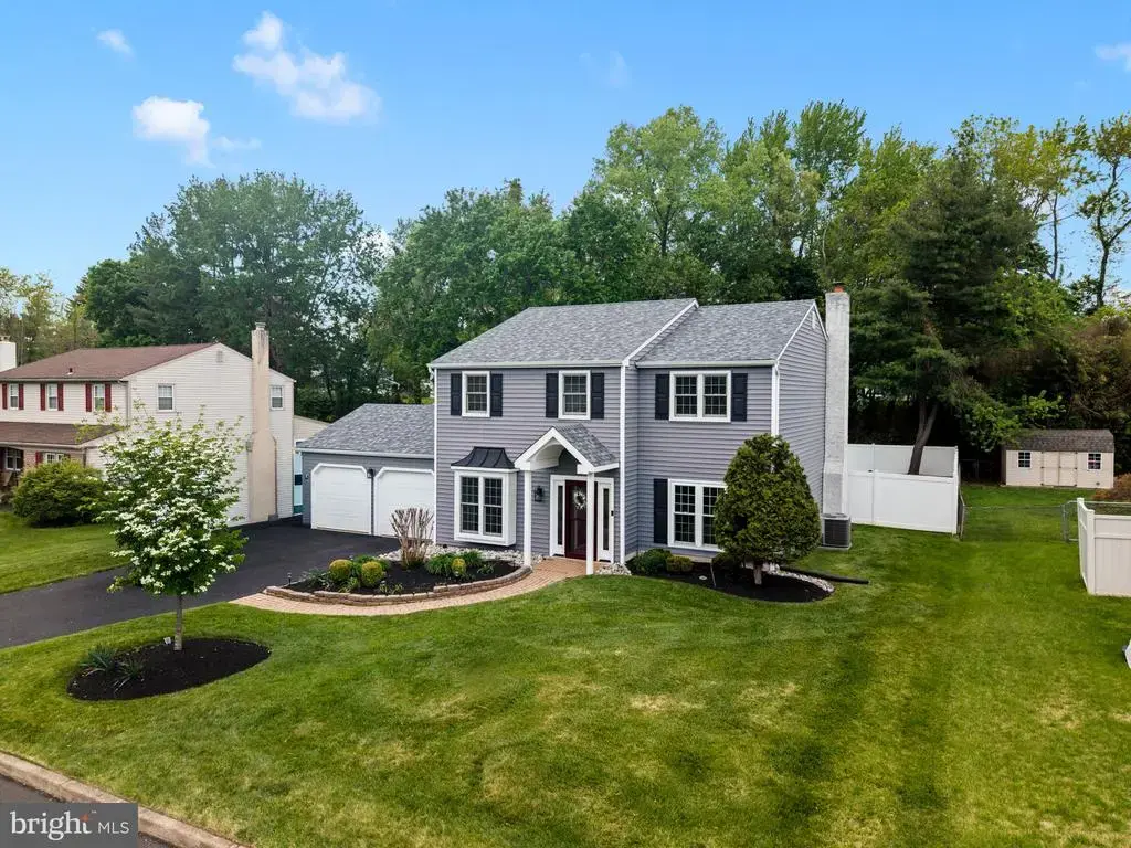 65 Grant Dr, SOUTHAMPTON