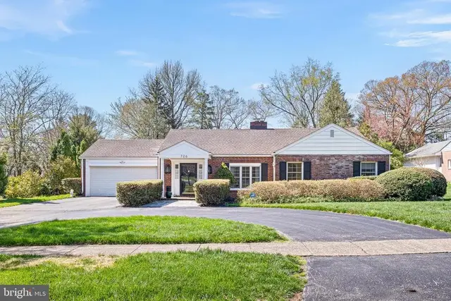 726 Greenwood Rd, Wilmington