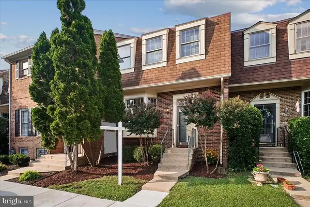 8258 Cedar Landing Ct, Alexandria