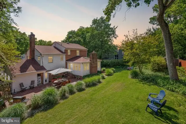 6208 Beachway Dr, Falls Church