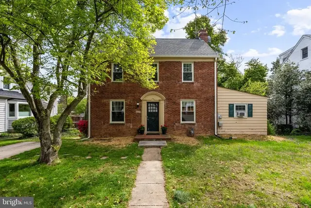 8009 Maple Ridge Rd, Bethesda