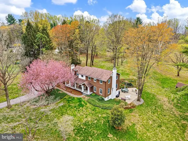 5 Old Orchard Ln, Chadds Ford