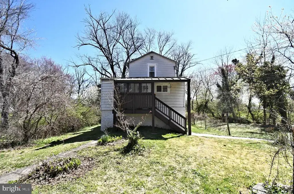 755 Haunted Ln, BENSALEM