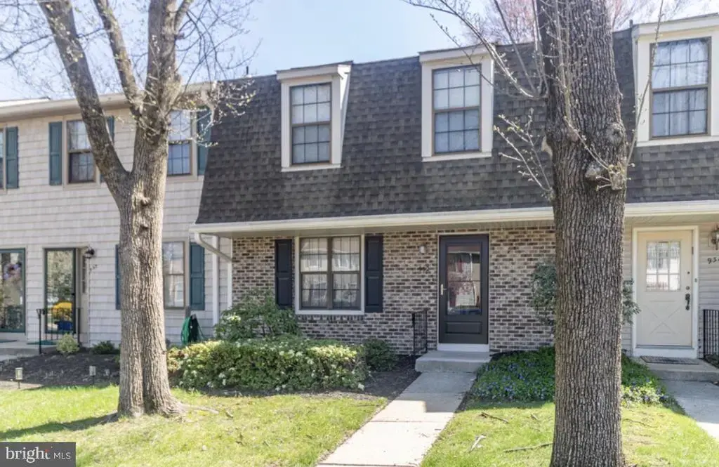 932 Kings Crft, CHERRY HILL