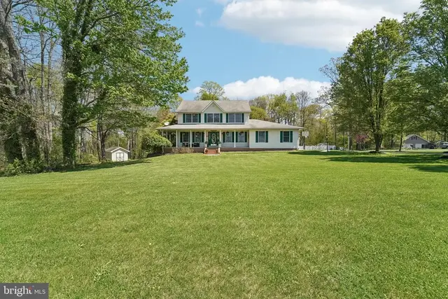 4515 Woodedge Dr, Hampstead