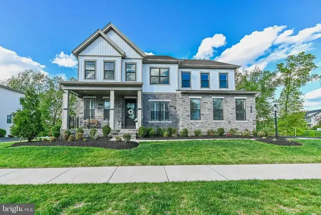 25004 Falling Brook Cir, Aldie