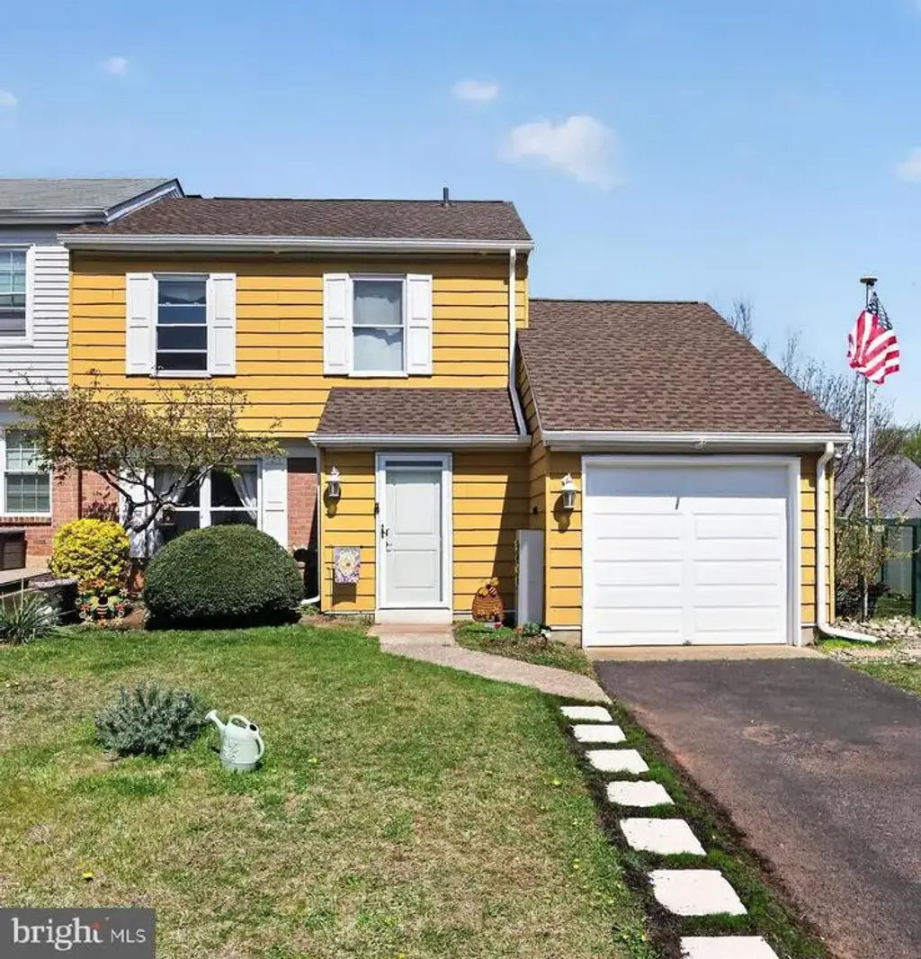 6670 Mayflower Dr, BENSALEM