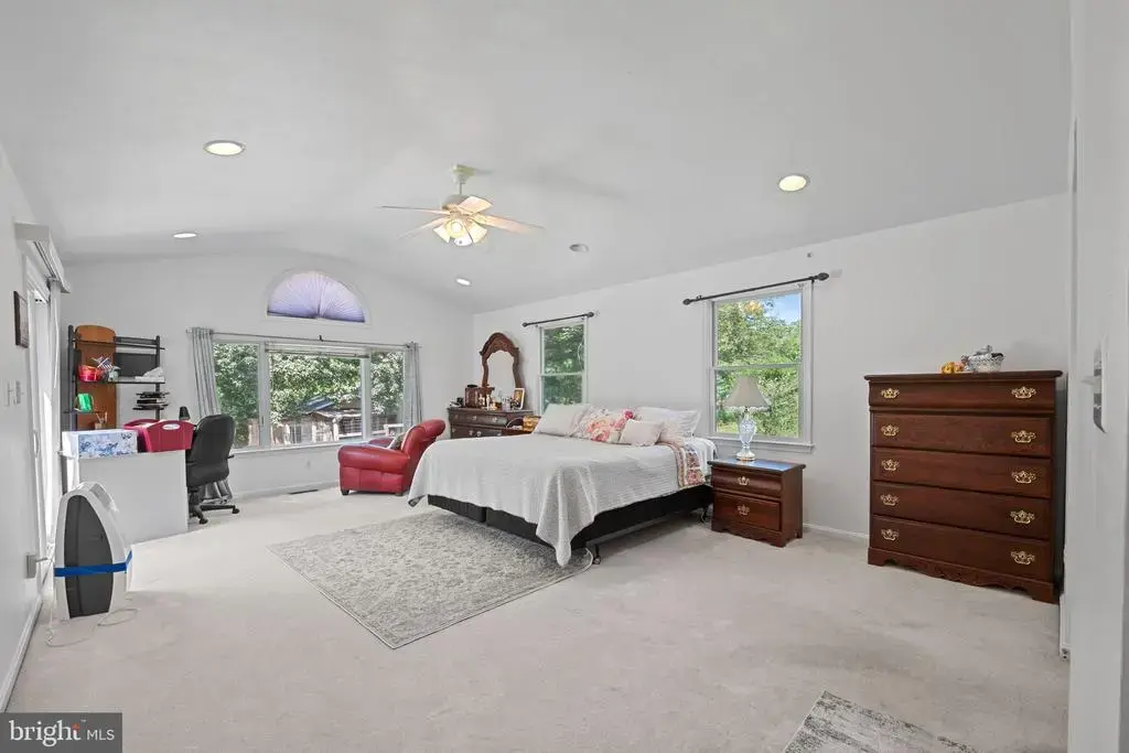 23439 Watson Rd, LEESBURG