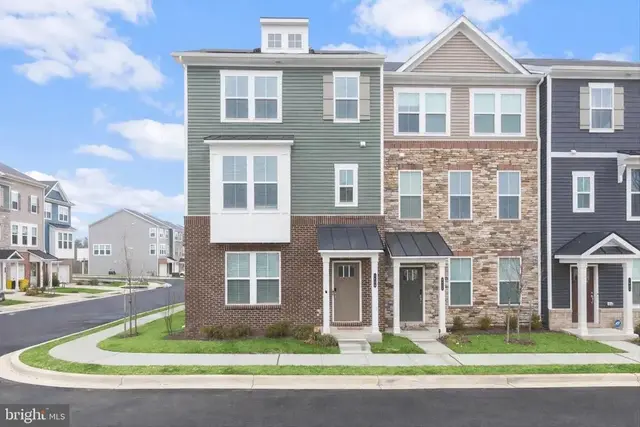 1624 Aster Ln, Hanover