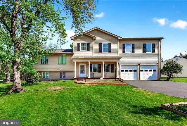 17628 Collier Cir, Poolesville
