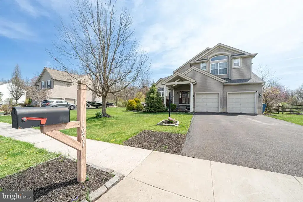 1907 Mayflower Dr, QUAKERTOWN