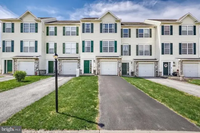 354 Mesa Ln #28, York