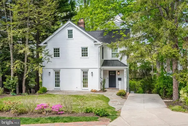4225 Oakridge Ln, Chevy Chase