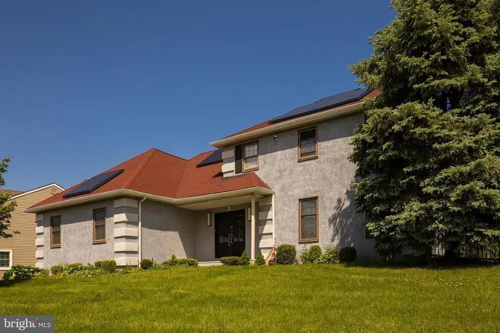 825 Cliff Rd, BENSALEM