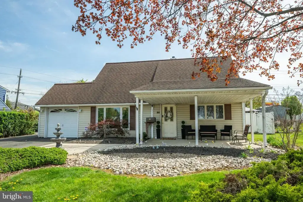 80 Quarry Rd, LEVITTOWN