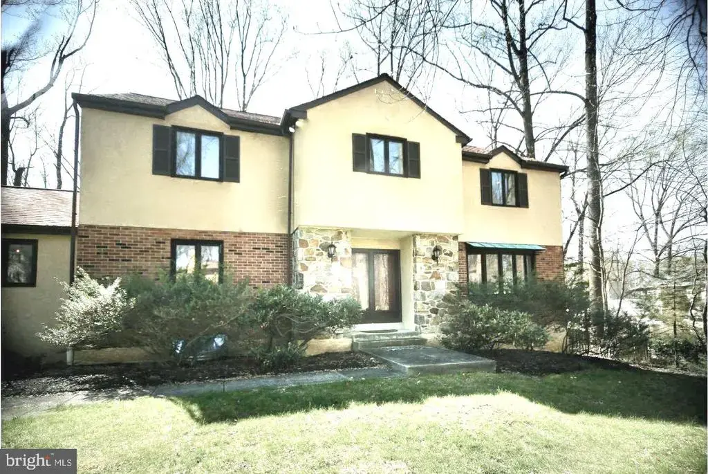 1120 Cymry Dr, BERWYN