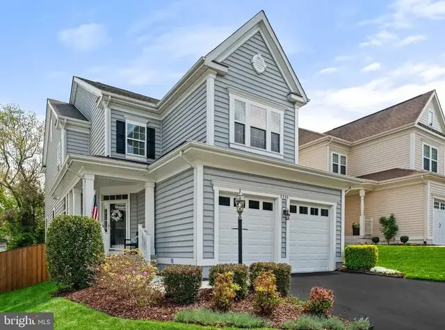 9805 Amsterdam St, Lorton
