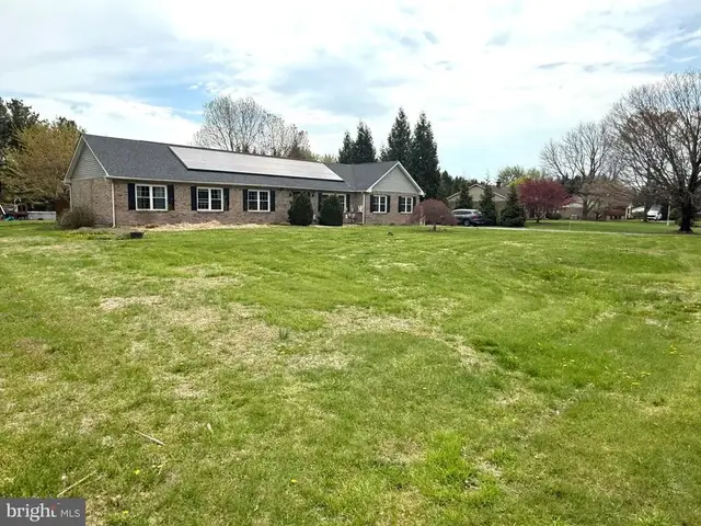 160 Pine Valley Dr, Middletown