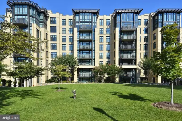 4301 Military Rd Nw #ph5, Washington