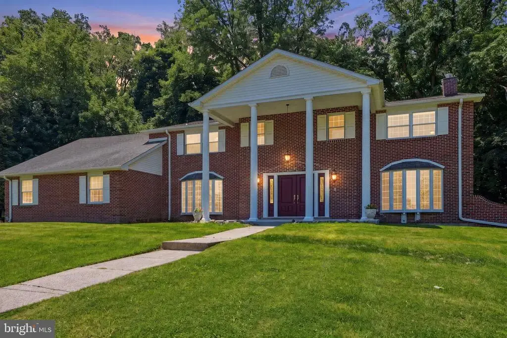 1840 Nicholas Dr, HUNTINGDON VALLEY