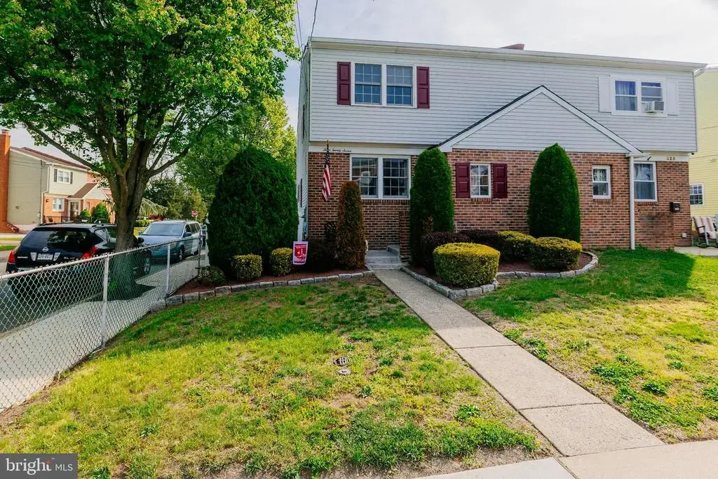 327 Lincoln Ave, BRISTOL