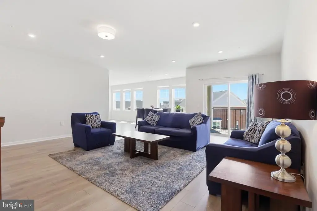 700 Mount Airy Ter Ne #301, LEESBURG