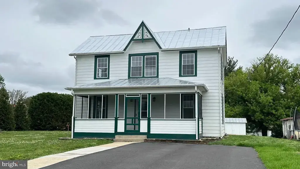 206 2nd St, SHENANDOAH