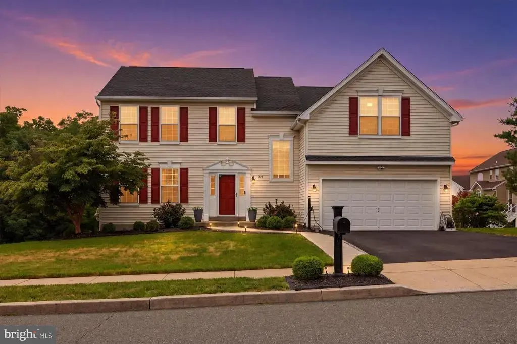 321 Summer Grove Ln, POTTSTOWN