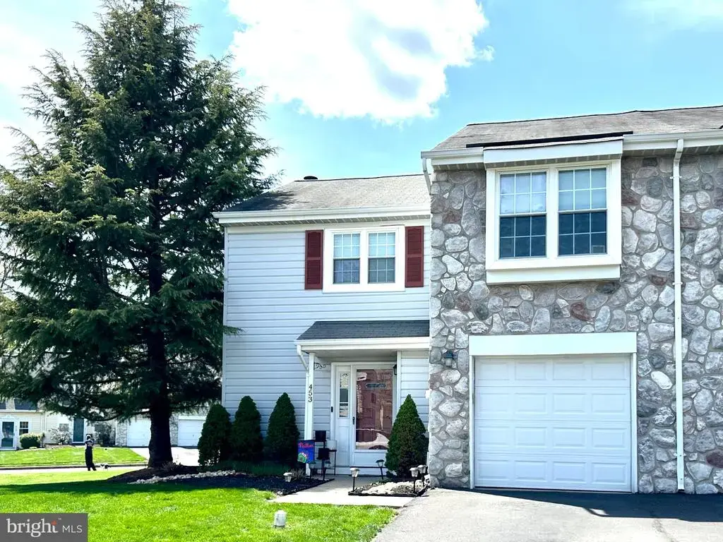 453 Marion Ct, HOLLAND