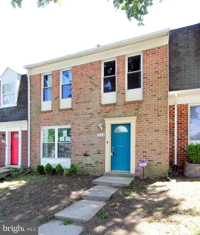 506 Peacock Dr, Landover