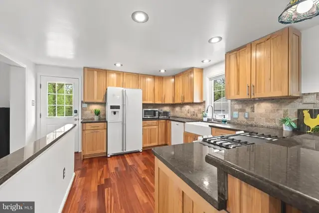 5034 Avoca Ave, Ellicott City