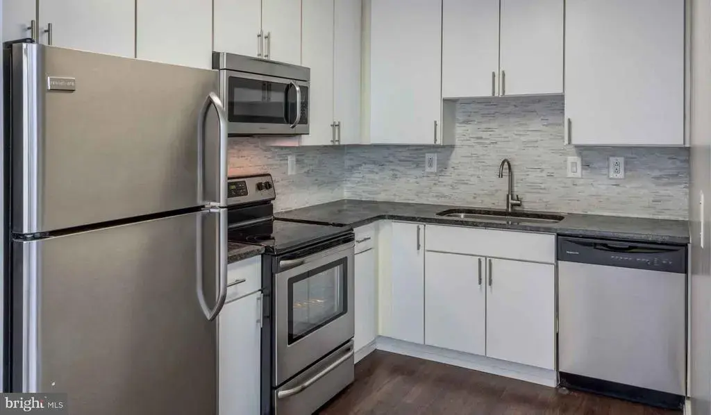 201 S 25th St #211, PHILADELPHIA